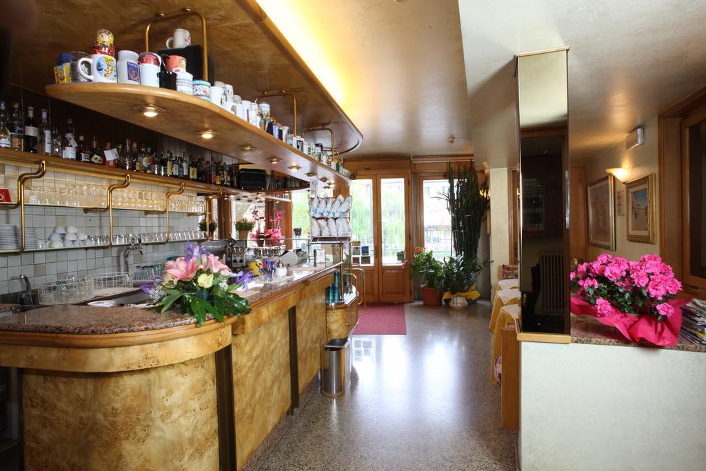 Albergo Alla Campana Доло Екстериор снимка