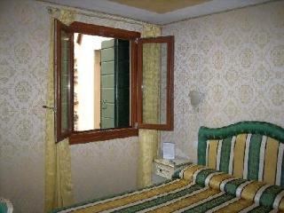 Albergo Alla Campana Доло Екстериор снимка